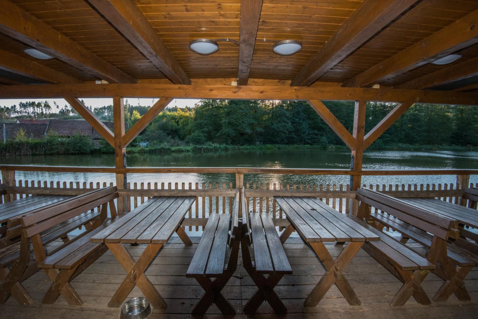 Hotel Porčův mlýn Bykovice Exteriér fotografie