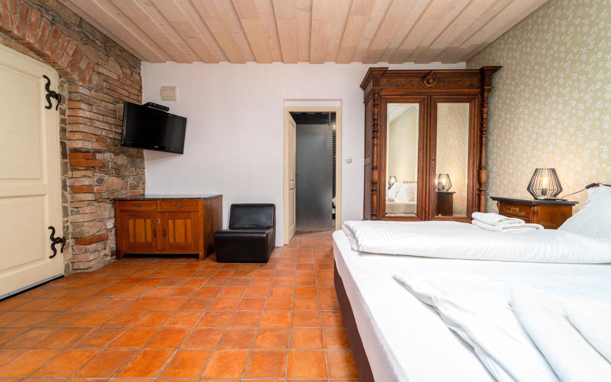 Hotel Porčův mlýn Bykovice Exteriér fotografie
