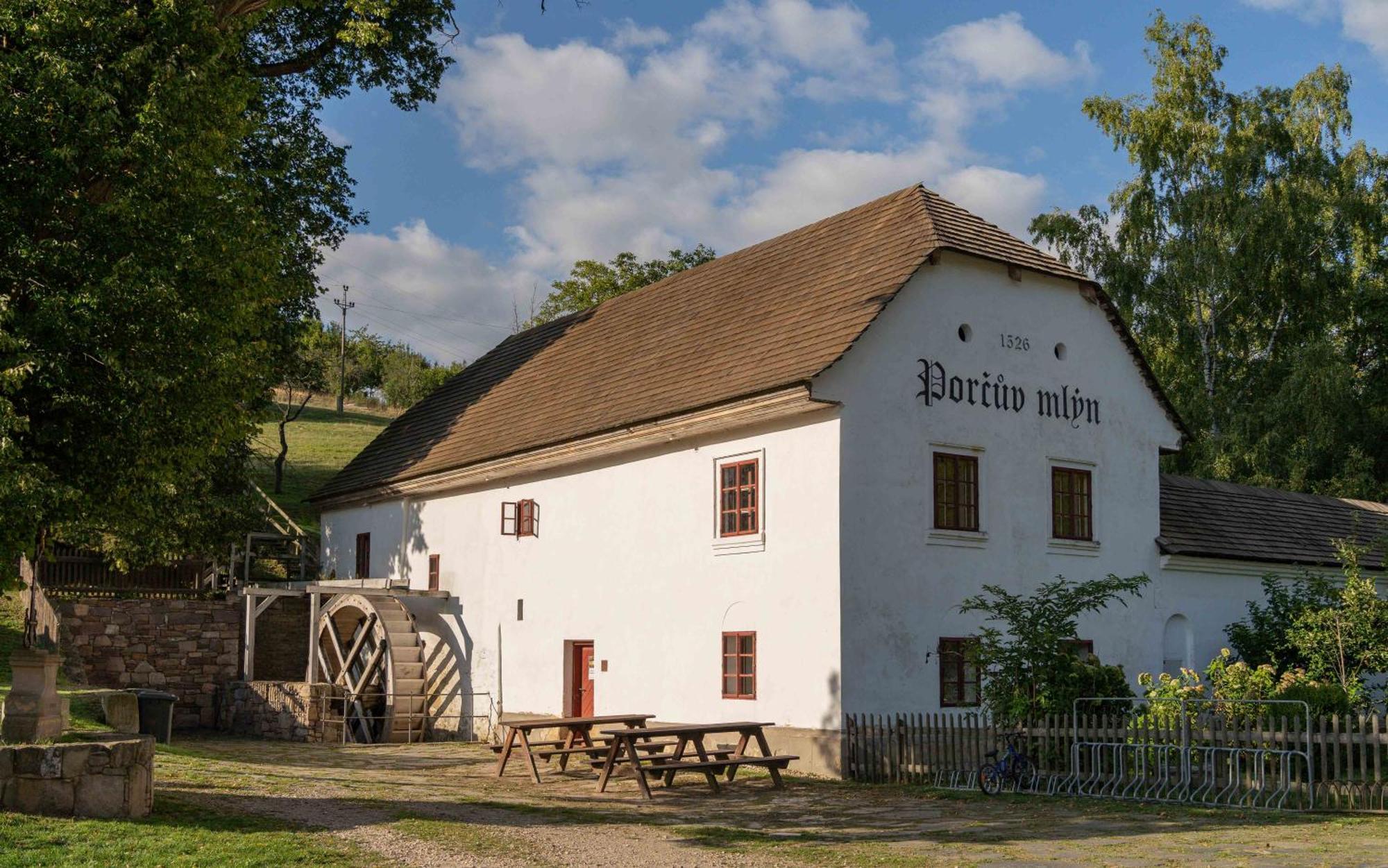 Hotel Porčův mlýn Bykovice Exteriér fotografie