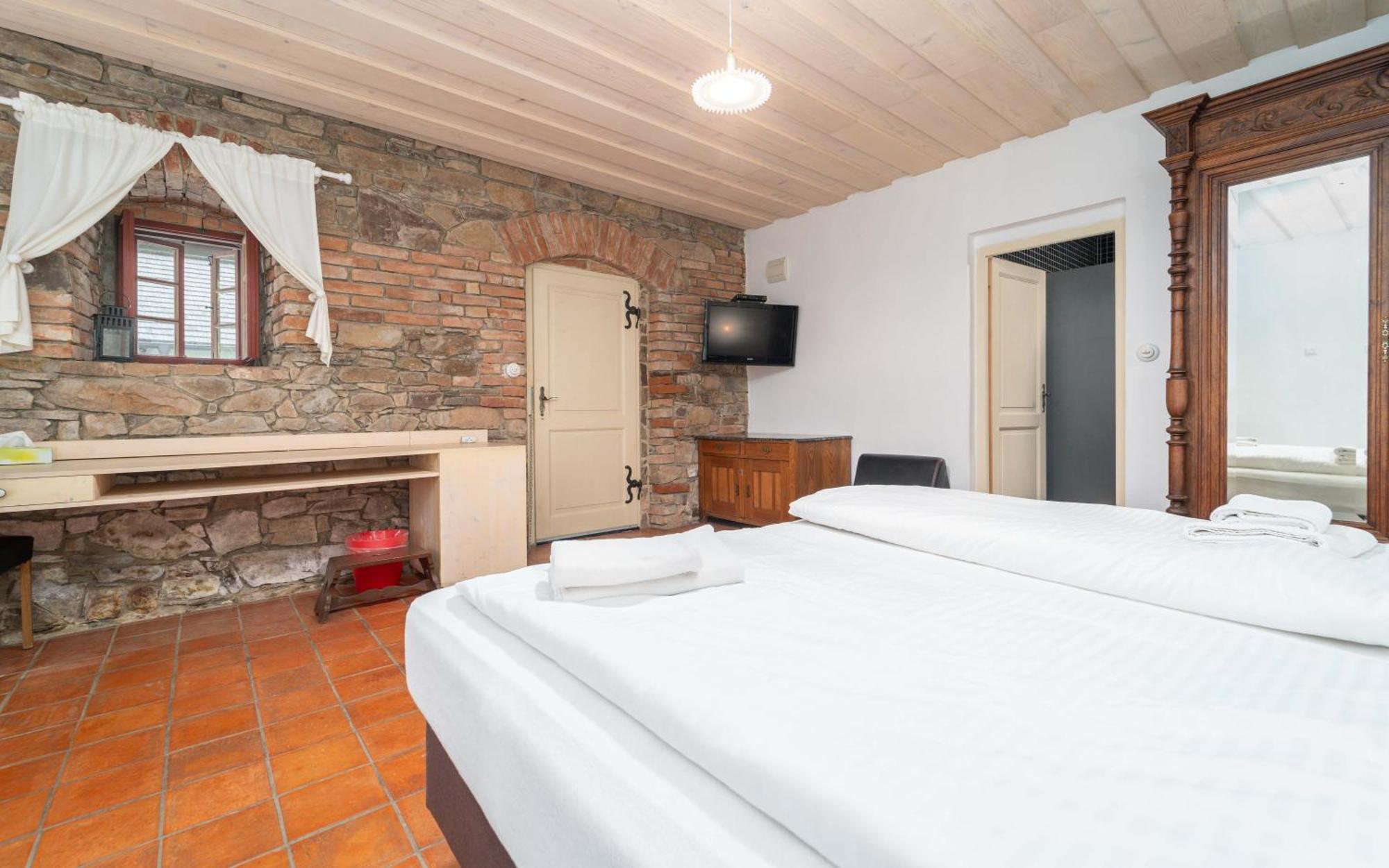 Hotel Porčův mlýn Bykovice Exteriér fotografie