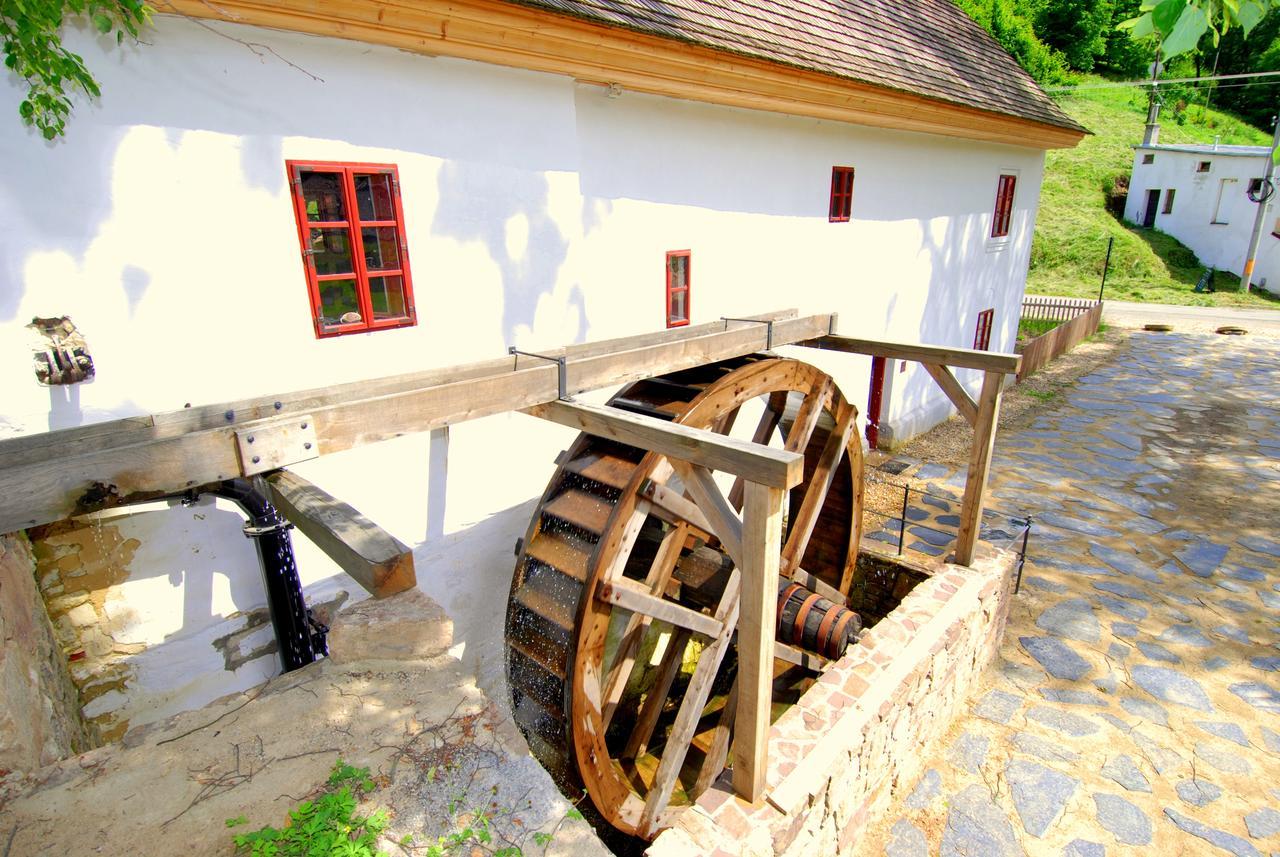 Hotel Porčův mlýn Bykovice Exteriér fotografie